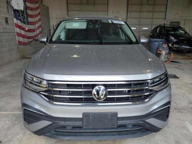 3VV2B7AX6NM031069 - 2022 VOLKSWAGEN TIGUAN SE ვერცხლისფერი ფოტო 5