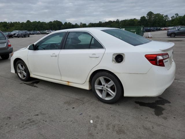 4T1BF1FK7CU525295 - 2012 TOYOTA CAMRY BASE WHITE photo 2