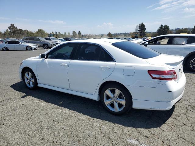 4T1BK3EK7BU620690 - 2011 TOYOTA CAMRY SE WHITE photo 2