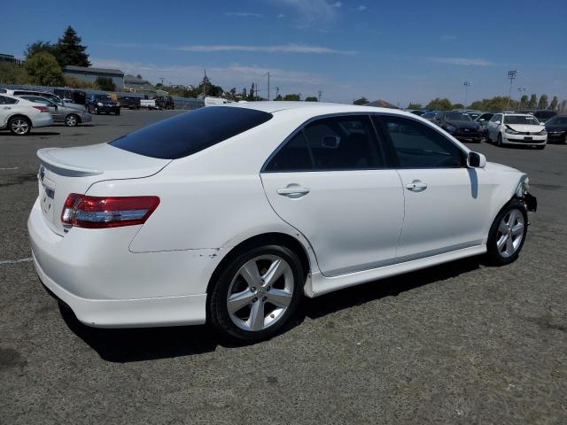 4T1BK3EK7BU620690 - 2011 TOYOTA CAMRY SE WHITE photo 3