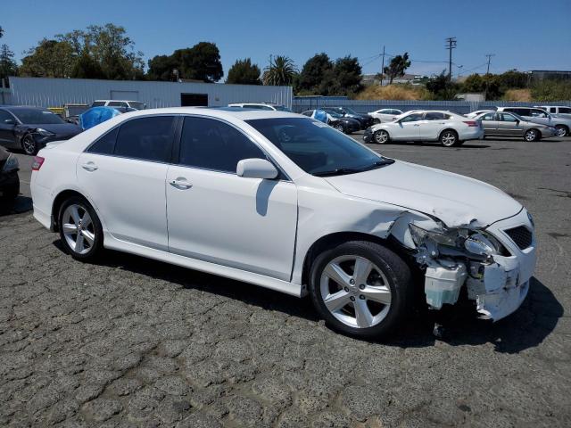 4T1BK3EK7BU620690 - 2011 TOYOTA CAMRY SE WHITE photo 4