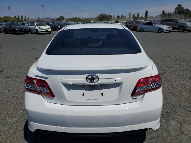 4T1BK3EK7BU620690 - 2011 TOYOTA CAMRY SE WHITE photo 6