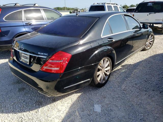 WDDNG8DBXCA438749 - 2012 MERCEDES-BENZ S 350 BLUETEC BLACK photo 3