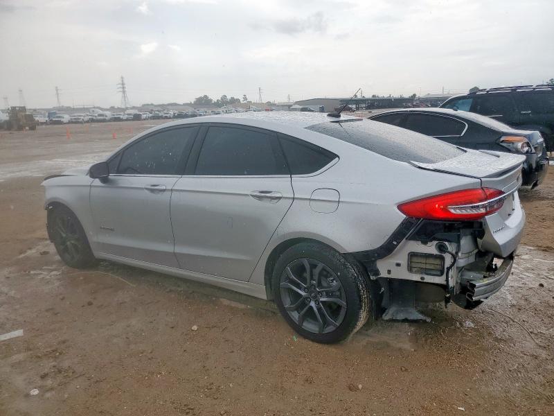 3FA6P0LU6JR116394 - 2018 FORD FUSION SE HYBRID 灰色 照片 2