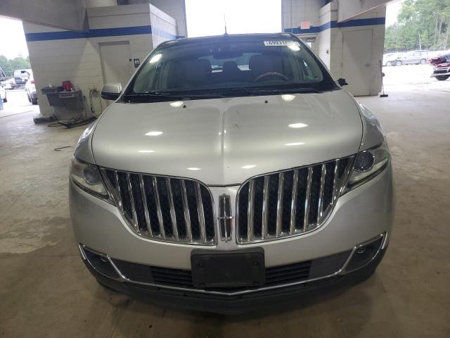 2LMDJ8JK2DBL22723 - 2013 LINCOLN MKX SILVER photo 5
