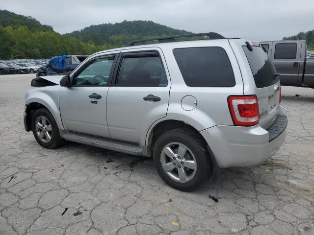 1FMCU9D77BKA26420 - 2011 FORD ESCAPE XLT SILVER photo 2