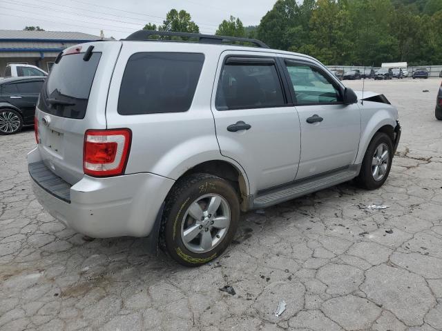 1FMCU9D77BKA26420 - 2011 FORD ESCAPE XLT SILVER photo 3