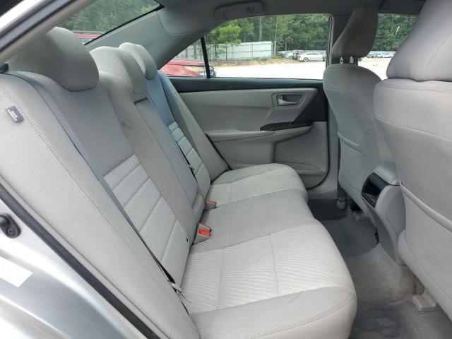 4T1BF1FK9HU451840 - 2017 TOYOTA CAMRY LE 银色 照片 10