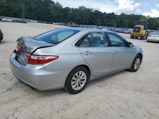 4T1BF1FK9HU451840 - 2017 TOYOTA CAMRY LE 银色 照片 3