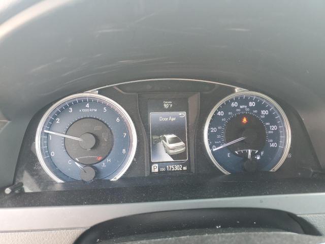 4T1BF1FK9HU451840 - 2017 TOYOTA CAMRY LE 银色 照片 9