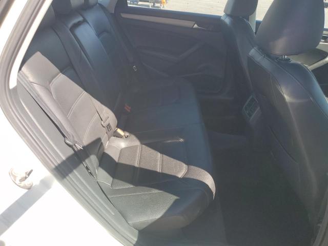 1VWBT7A38FC010815 - 2015 VOLKSWAGEN PASSAT SE WHITE photo 10