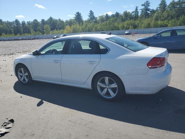 1VWBT7A38FC010815 - 2015 VOLKSWAGEN PASSAT SE WHITE photo 2