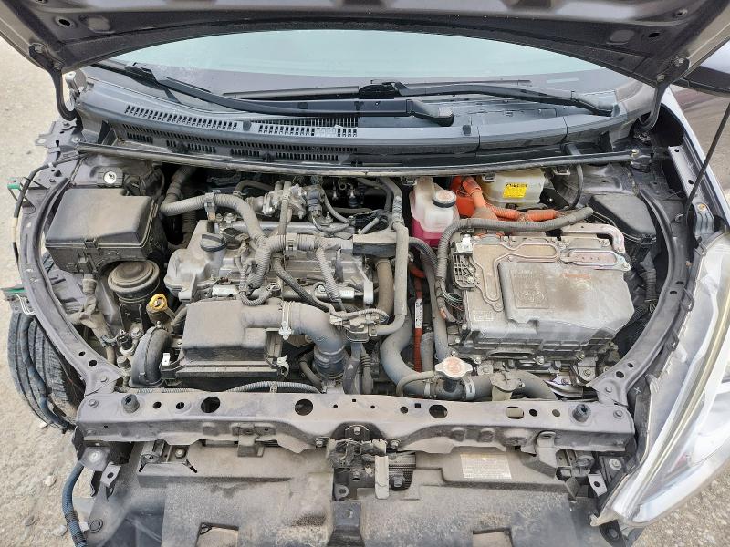 JTDKDTB3XH1597640 - 2017 TOYOTA PRIUS C GRAY photo 11