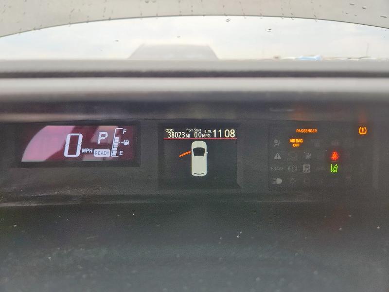 JTDKDTB3XH1597640 - 2017 TOYOTA PRIUS C GRAY photo 9