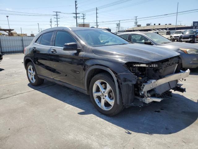 WDCTG4EB9KU013751 - 2019 MERCEDES-BENZ GLA 250 Черный фото 4
