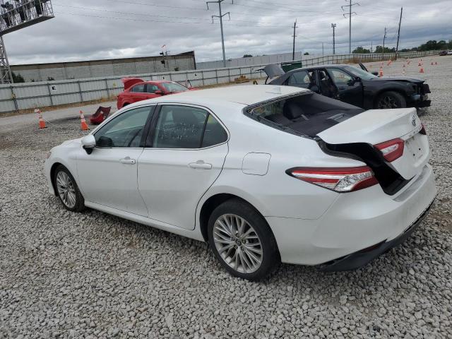 4T1F11AK9LU941968 - 2020 TOYOTA CAMRY XLE თეთრი ფოტო 2