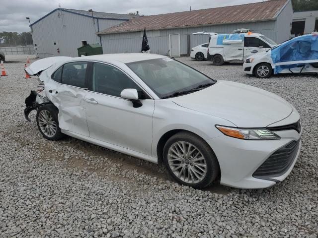 4T1F11AK9LU941968 - 2020 TOYOTA CAMRY XLE თეთრი ფოტო 4