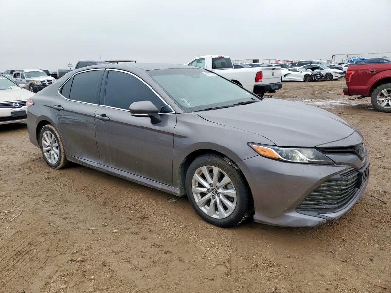 4T1B11HK7JU648975 - 2018 TOYOTA CAMRY L GRAY photo 4