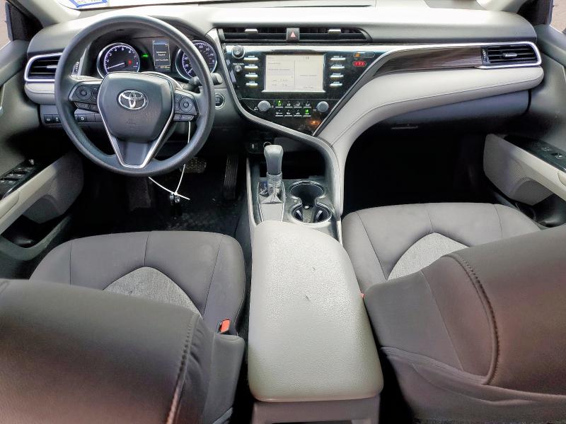 4T1B11HK7JU648975 - 2018 TOYOTA CAMRY L GRAY photo 8