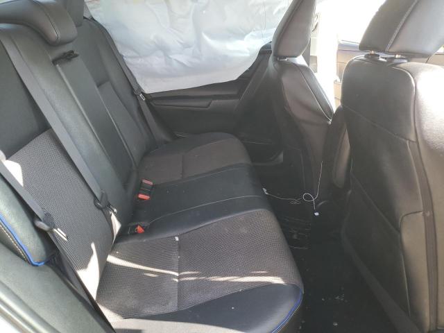 5YFBURHE5JP798620 - 2018 TOYOTA COROLLA L SILVER photo 10