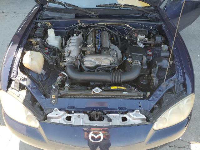 JM1NB353820233292 - 2002 MAZDA MX-5 MIATA BASE BLUE photo 11
