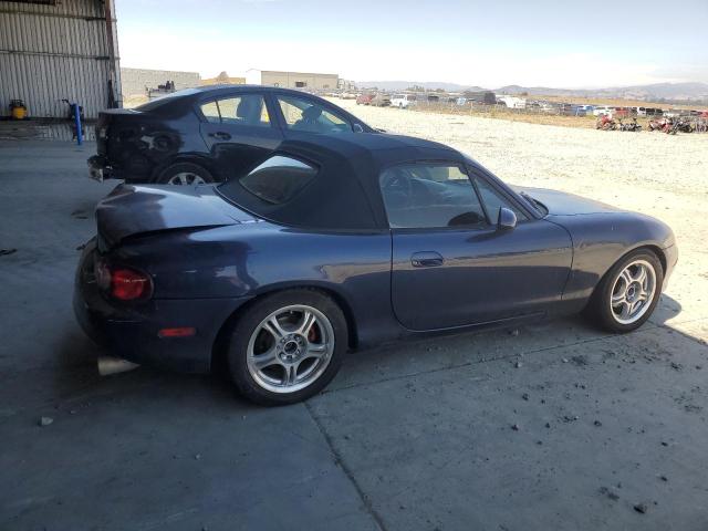JM1NB353820233292 - 2002 MAZDA MX-5 MIATA BASE BLUE photo 3