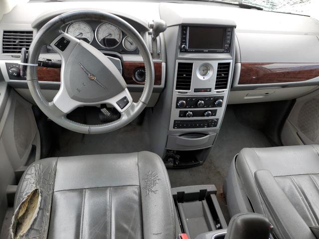 2A4RR5D17AR172654 - 2010 CHRYSLER TOWN & COU TOURING SILVER photo 8