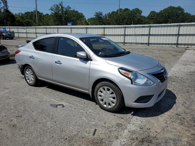 3N1CN7AP4HK472258 - 2017 NISSAN VERSA S SILVER photo 4