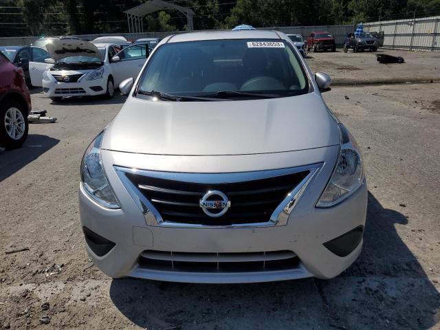 3N1CN7AP4HK472258 - 2017 NISSAN VERSA S SILVER photo 5