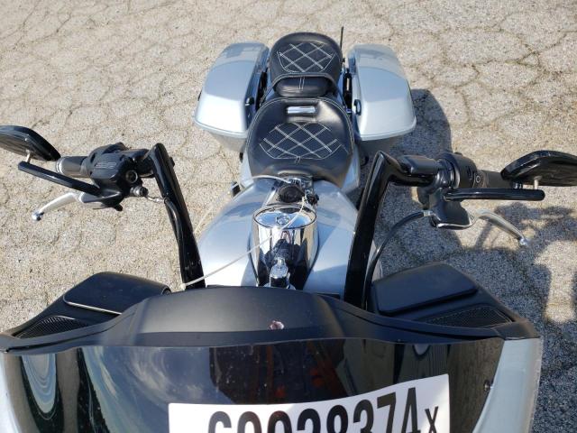 1HD1KHC19PB679569 - 2023 HARLEY-DAVIDSON FLTRX 银色 照片 5