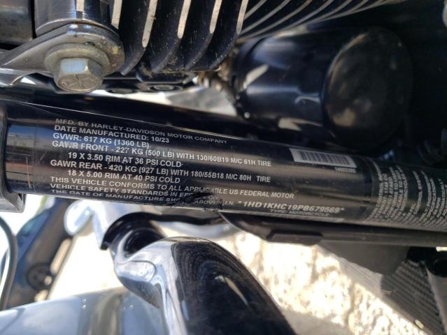 1HD1KHC19PB679569 - 2023 HARLEY-DAVIDSON FLTRX 银色 照片 9