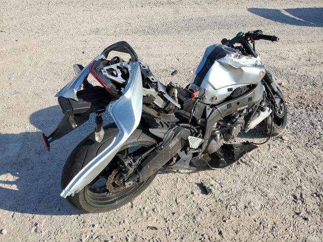 JKBZXJE19JA027273 - 2018 KAWASAKI ZX636 E SILVER photo 4