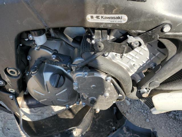 JKBZXJE19JA027273 - 2018 KAWASAKI ZX636 E SILVER photo 7