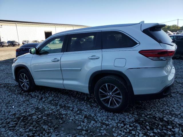 5TDJZRFH8JS550492 - 2018 TOYOTA HIGHLANDER SE WHITE photo 2