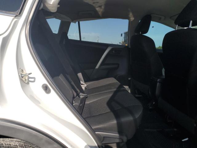 2T3ZFREV8JW475231 - 2018 TOYOTA RAV4 LE თეთრი ფოტო 10