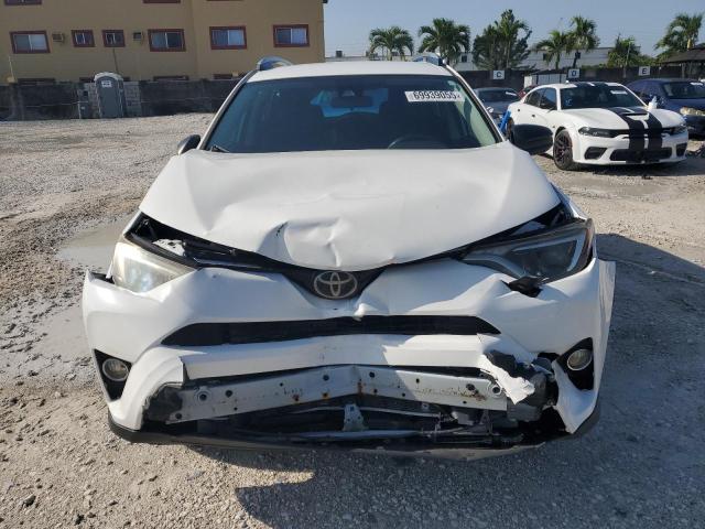 2T3ZFREV8JW475231 - 2018 TOYOTA RAV4 LE თეთრი ფოტო 5