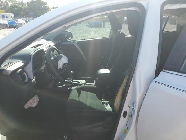 2T3ZFREV8JW475231 - 2018 TOYOTA RAV4 LE თეთრი ფოტო 7