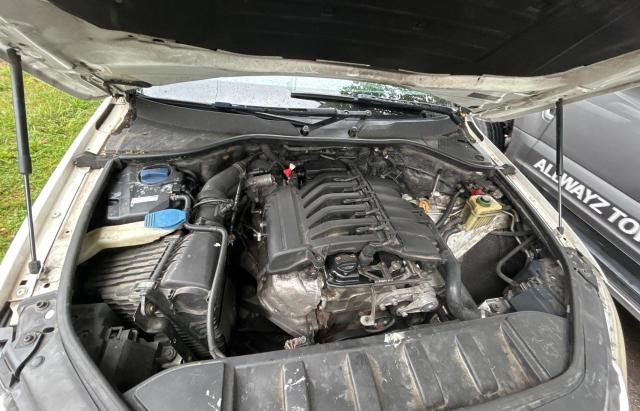 WA1LYAFE6AD002192 - 2010 AUDI Q7 PREMIUM PLUS Biały zdjęcie 7
