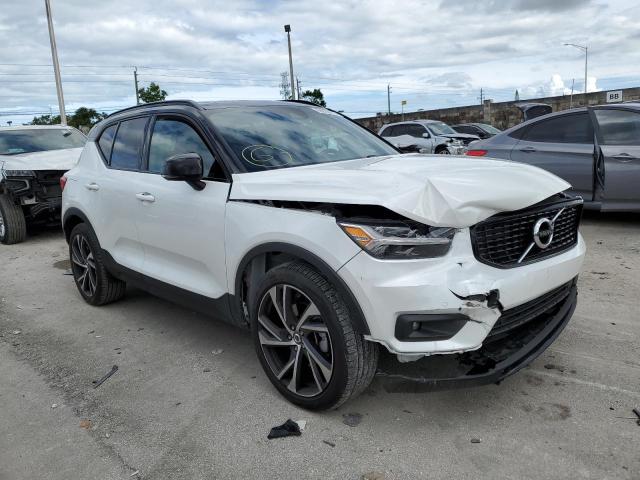 YV4162UM4M2559831 - 2021 VOLVO XC40 T5 R-DESIGN WHITE photo 4