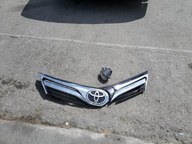 4T1BK1FK0CU516417 - 2012 TOYOTA CAMRY SE ნაცრისფერი ფოტო 12