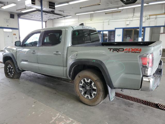 3TMCZ5AN6NM489339 - 2022 TOYOTA TACOMA DOUBLE CAB GREEN photo 2