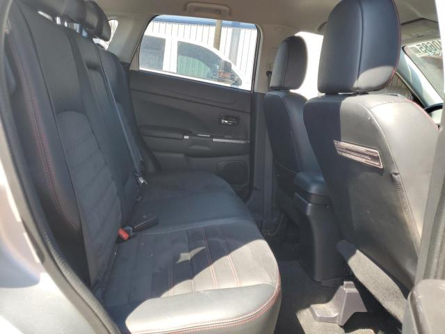 JA4AR3AW8JZ012547 - 2018 MITSUBISHI OUTLANDER SPORT ES SILVER photo 10