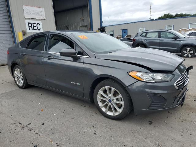 3FA6P0LU4KR140338 - 2019 FORD FUSION SE ნაცრისფერი ფოტო 4