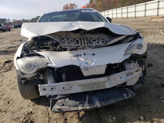 JF1ZNAA19D1714818 - 2013 TOYOTA SCION FR-S თეთრი ფოტო 5