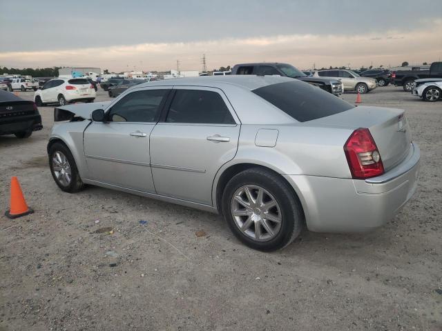 2C3KA33G28H237942 - 2008 CHRYSLER 300 LIMITED SILVER photo 2