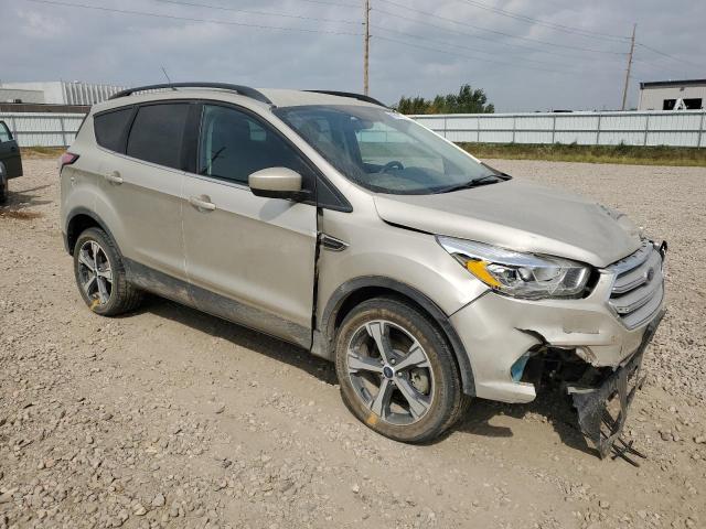 1FMCU9HD6JUD37419 - 2018 FORD ESCAPE SEL BEIGE photo 4