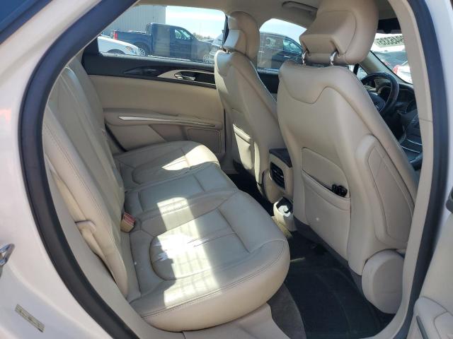 3LN6L2G91GR616975 - 2016 LINCOLN MKZ WHITE photo 10