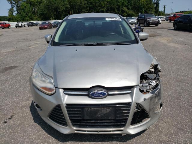 1FAHP3F28CL182841 - 2012 FORD FOCUS SE SILVER photo 5