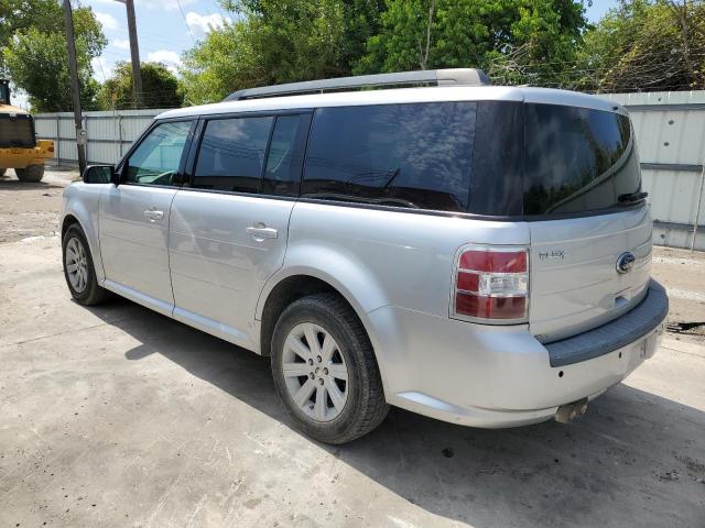 2FMGK5BC3BBD24165 - 2011 FORD FLEX SE SILVER photo 2