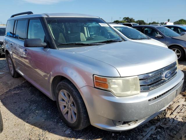 2FMGK5BC3BBD24165 - 2011 FORD FLEX SE SILVER photo 4